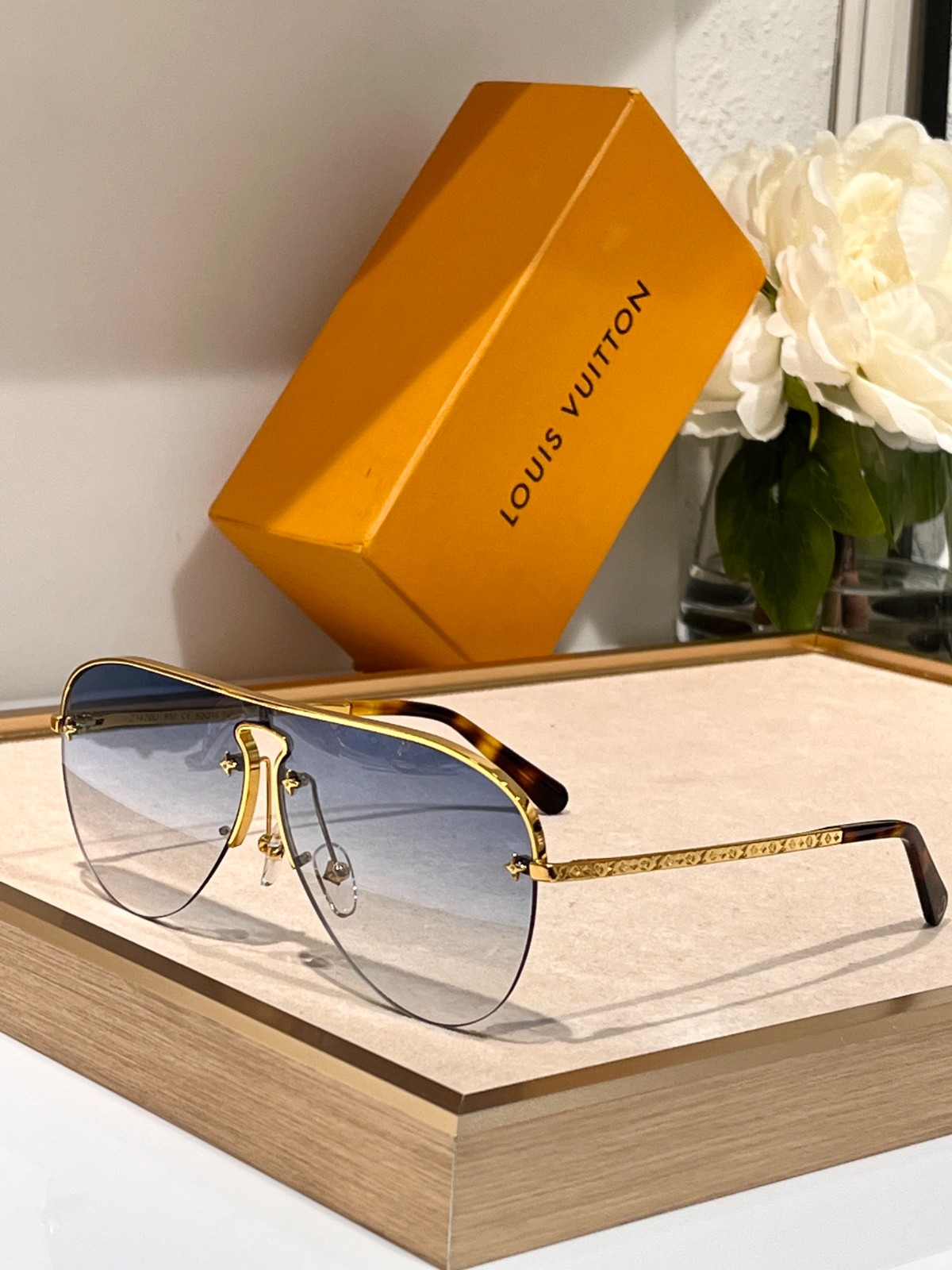 LV 02 glasses