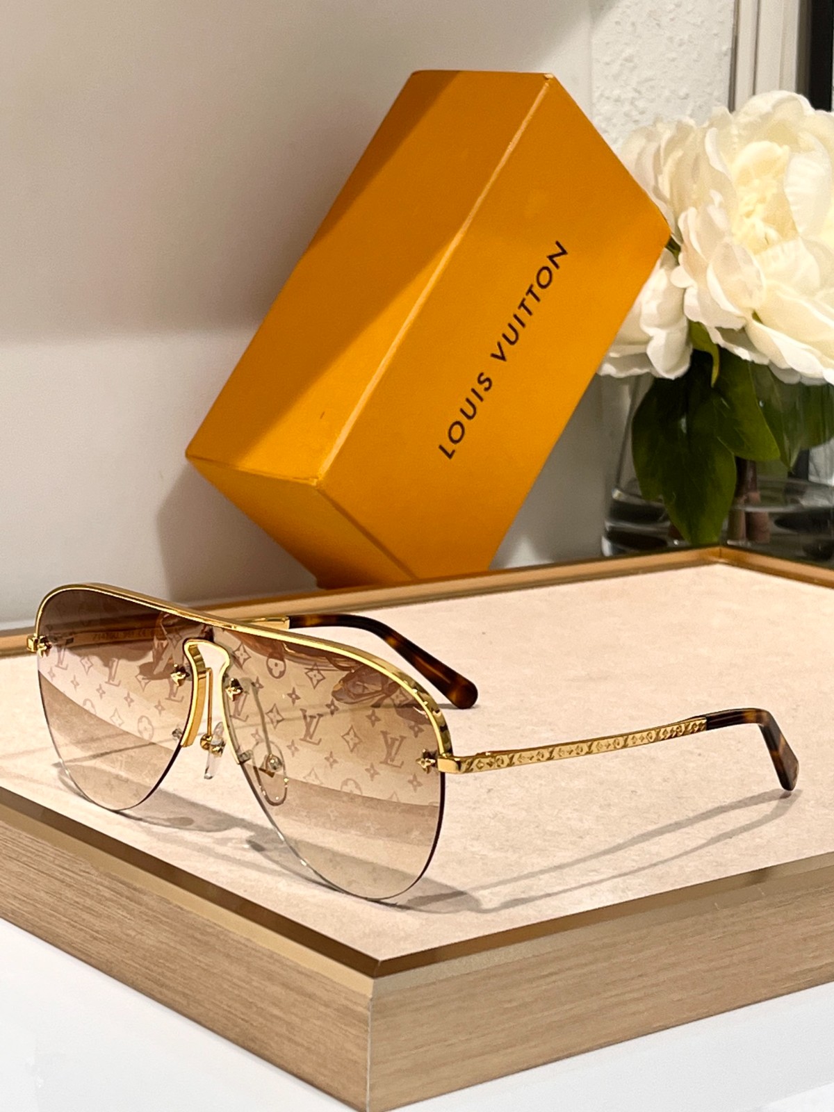 LV 02 glasses