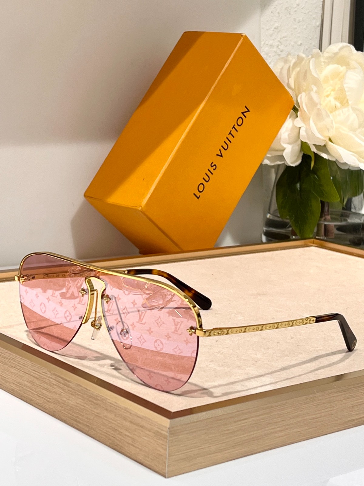 LV 02 glasses