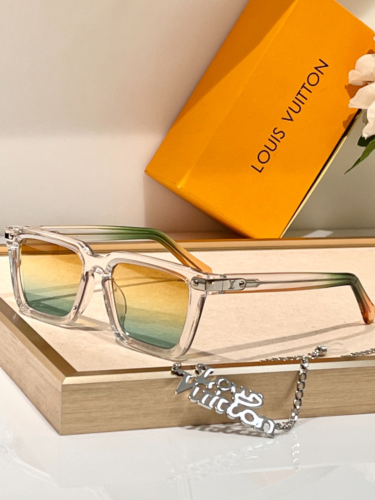 LV 02 glasses