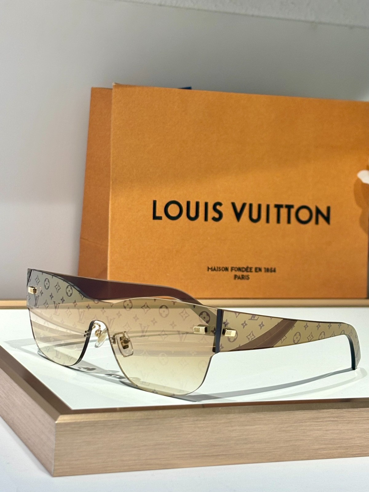LV 01 glasses