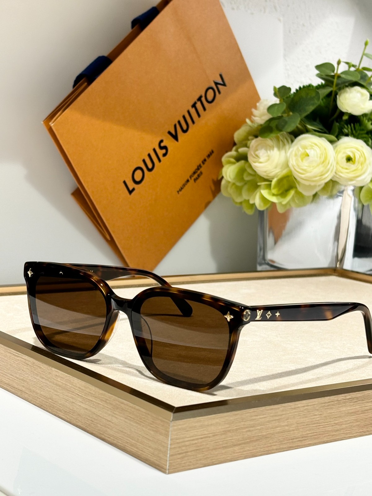 LV 01 glasses