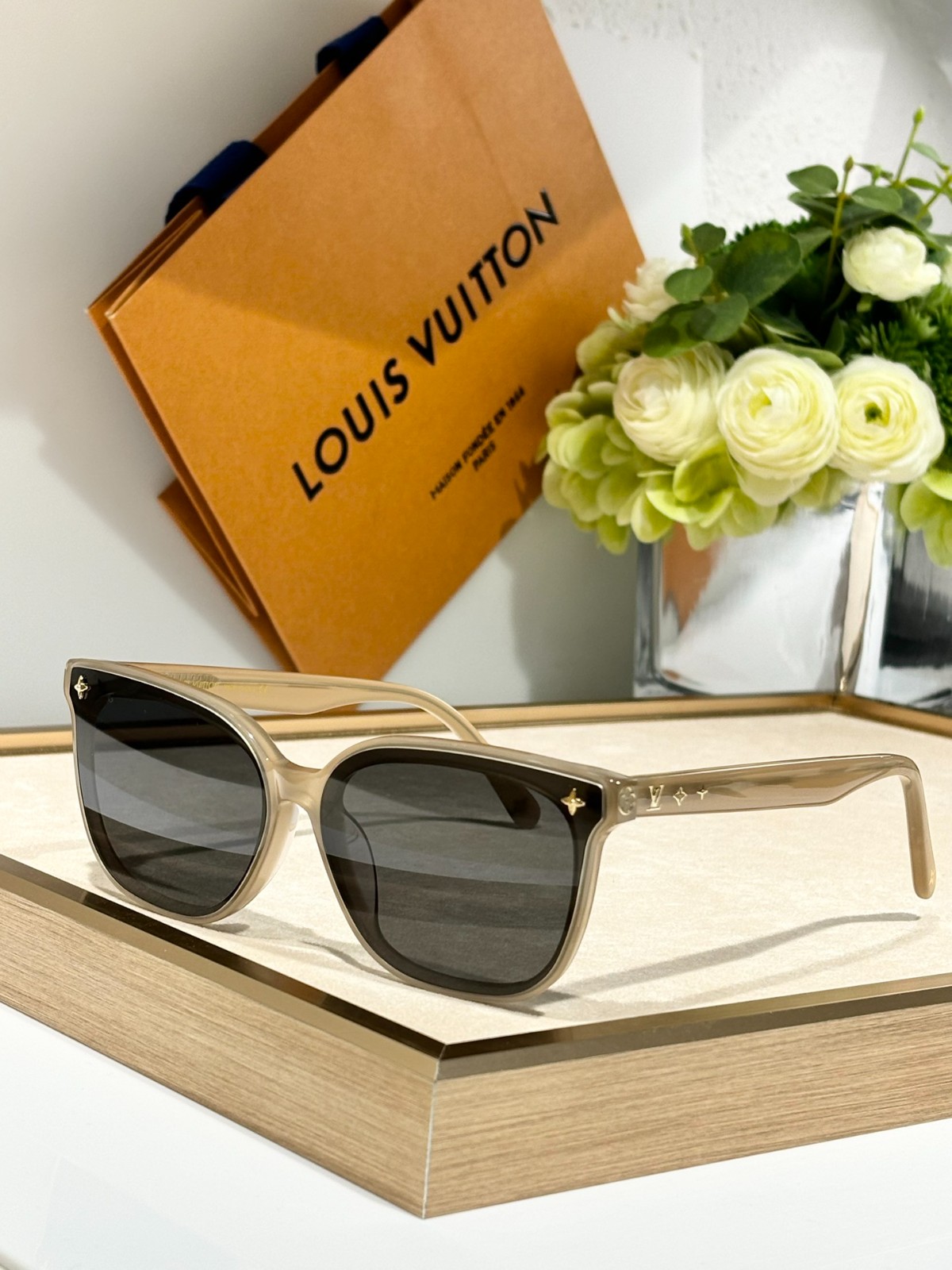 LV 01 glasses
