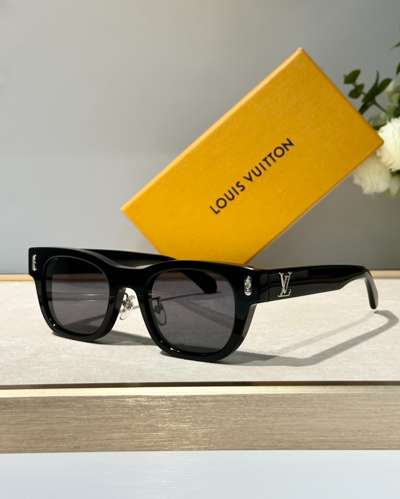 LV 01 glasses