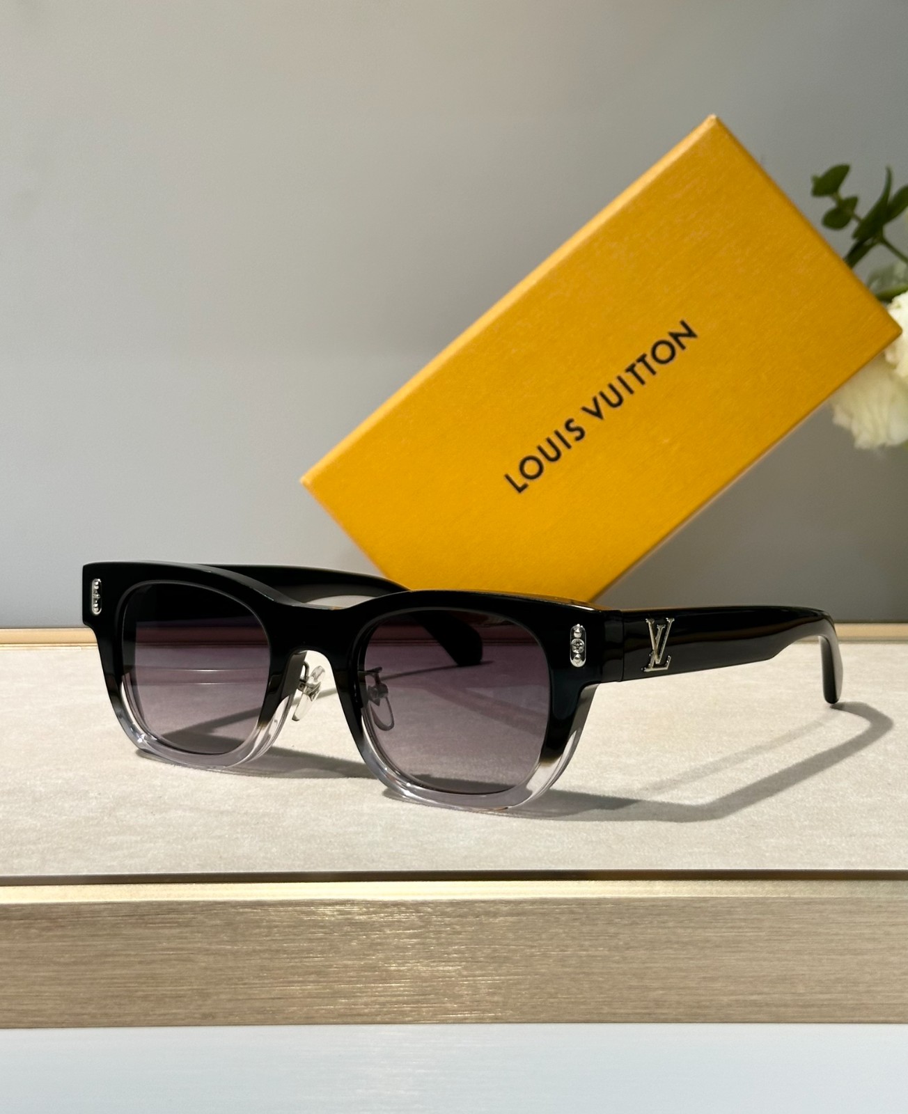LV 01 glasses