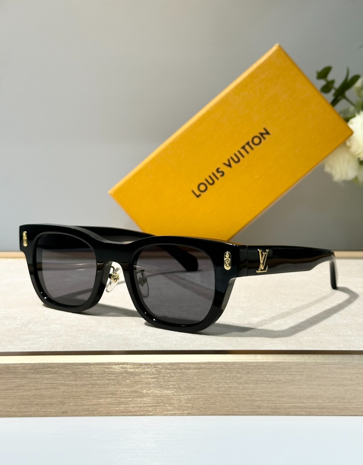 LV 01 glasses