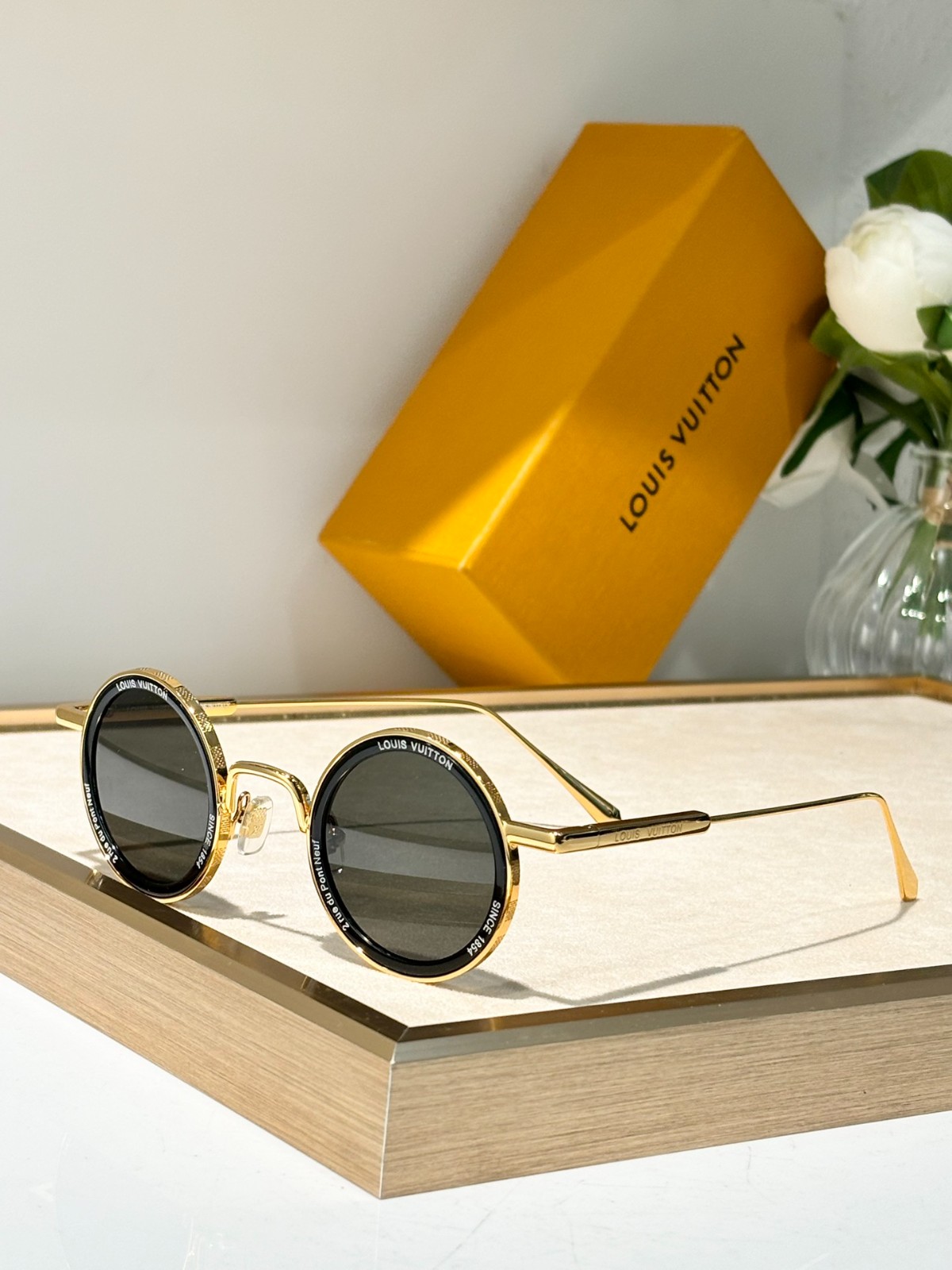 LV 01 glasses