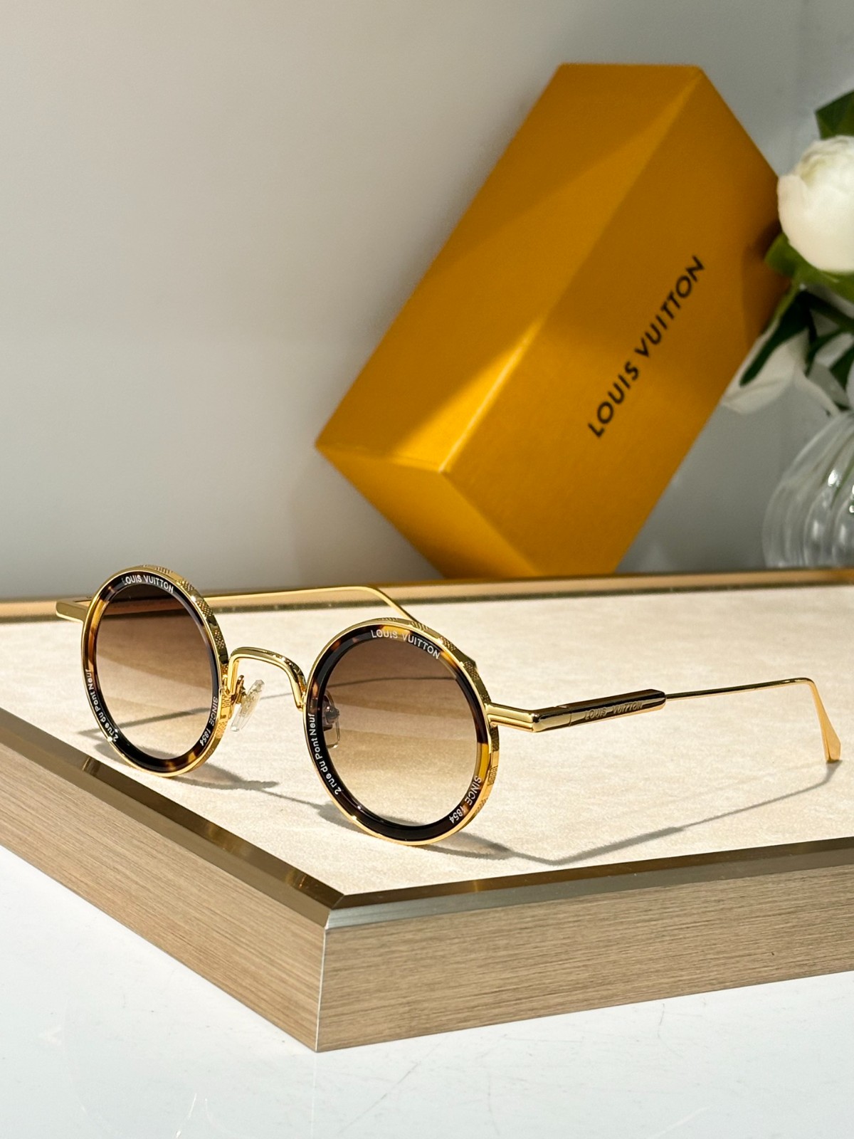 LV 01 glasses