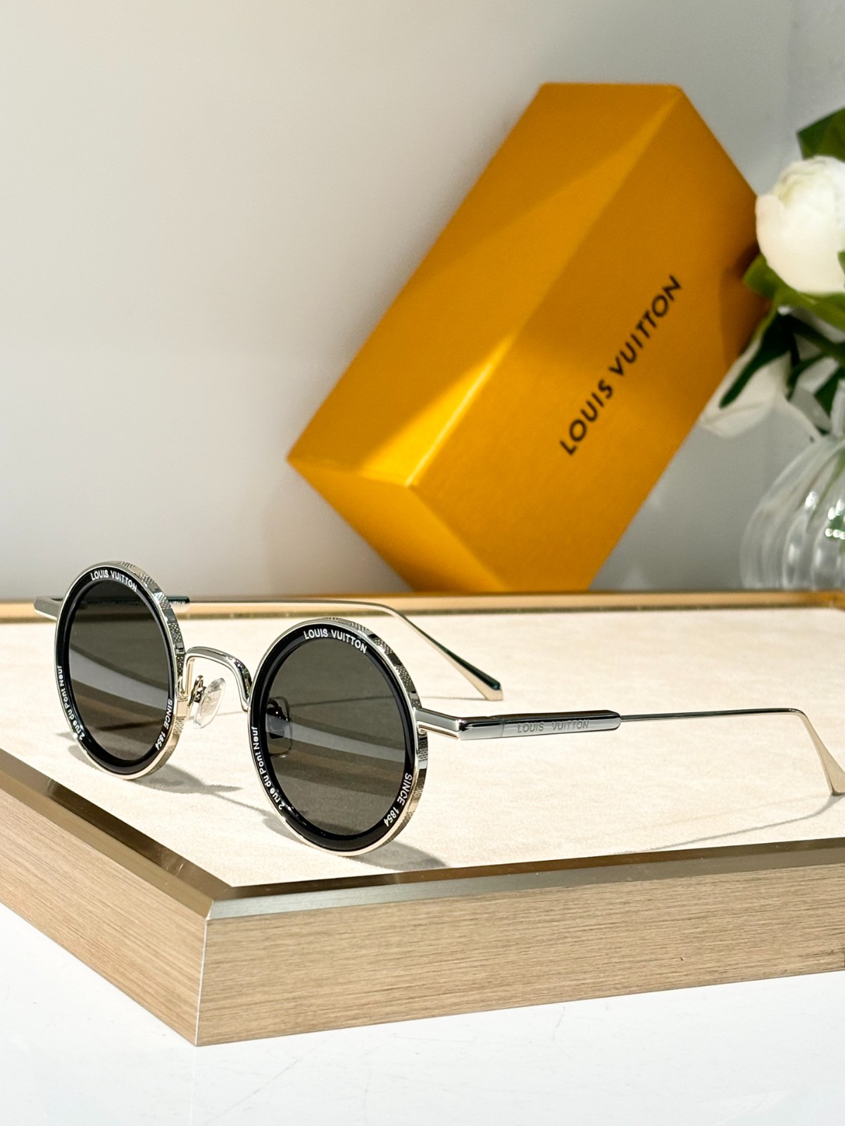 LV 01 glasses
