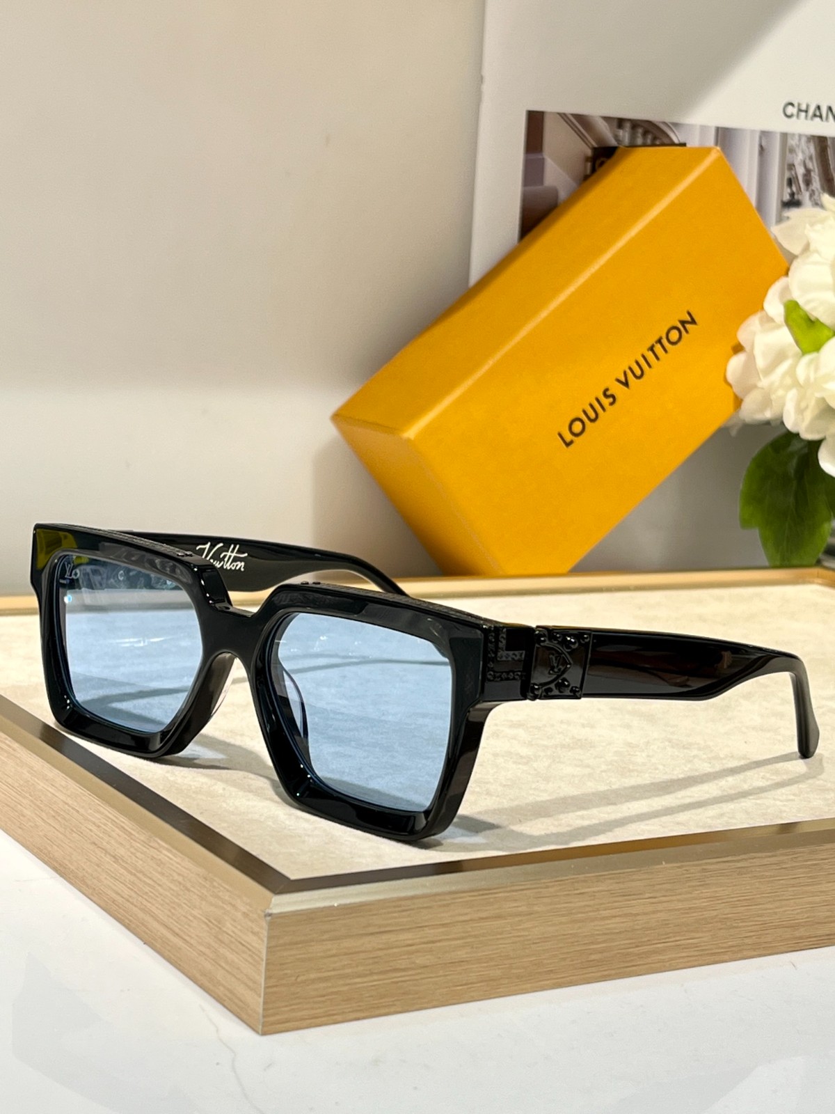 LV 01 glasses