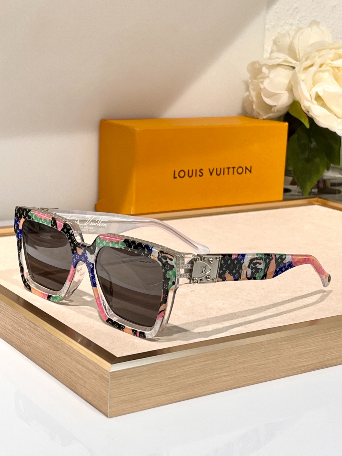 LV 01 glasses