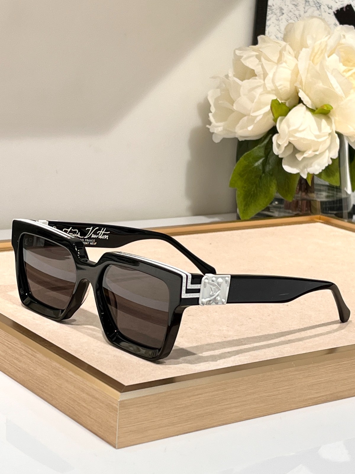 LV 01 glasses