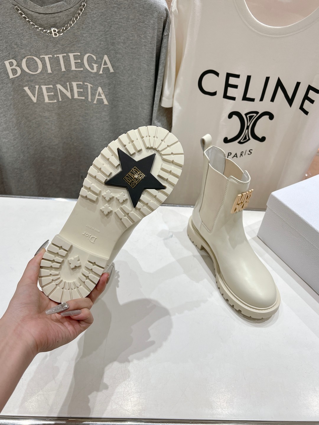 089 42123137 size 35–41