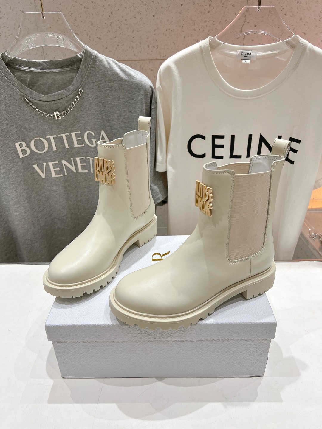 089 42123137 size 35–41