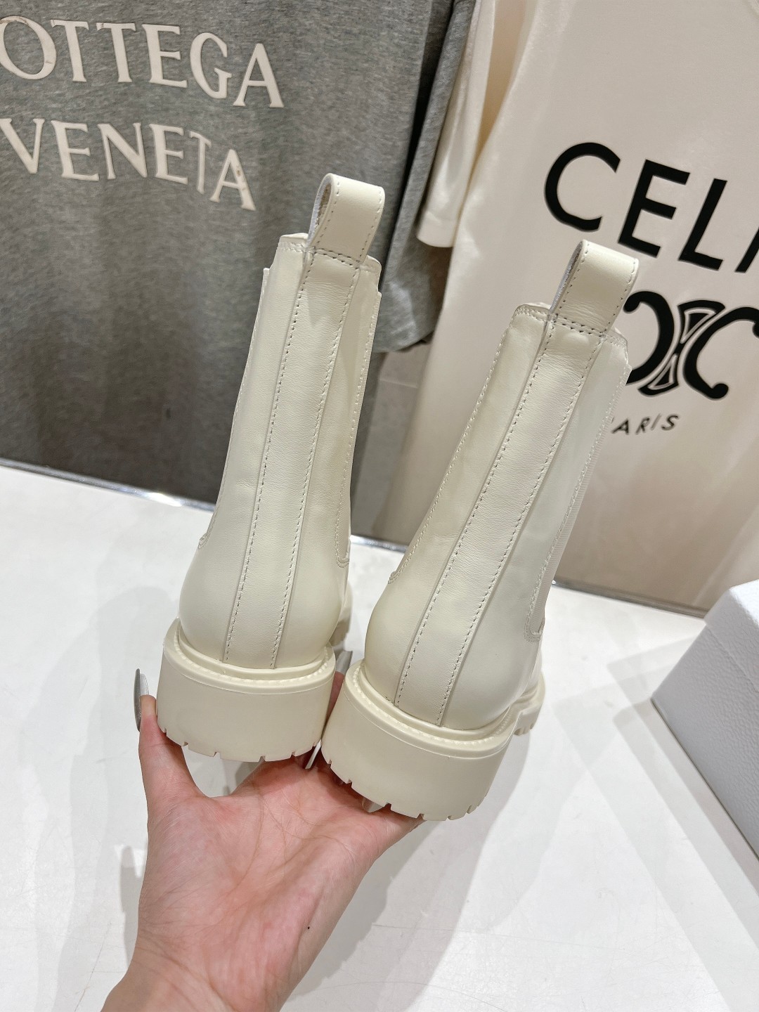 089 42123137 size 35–41