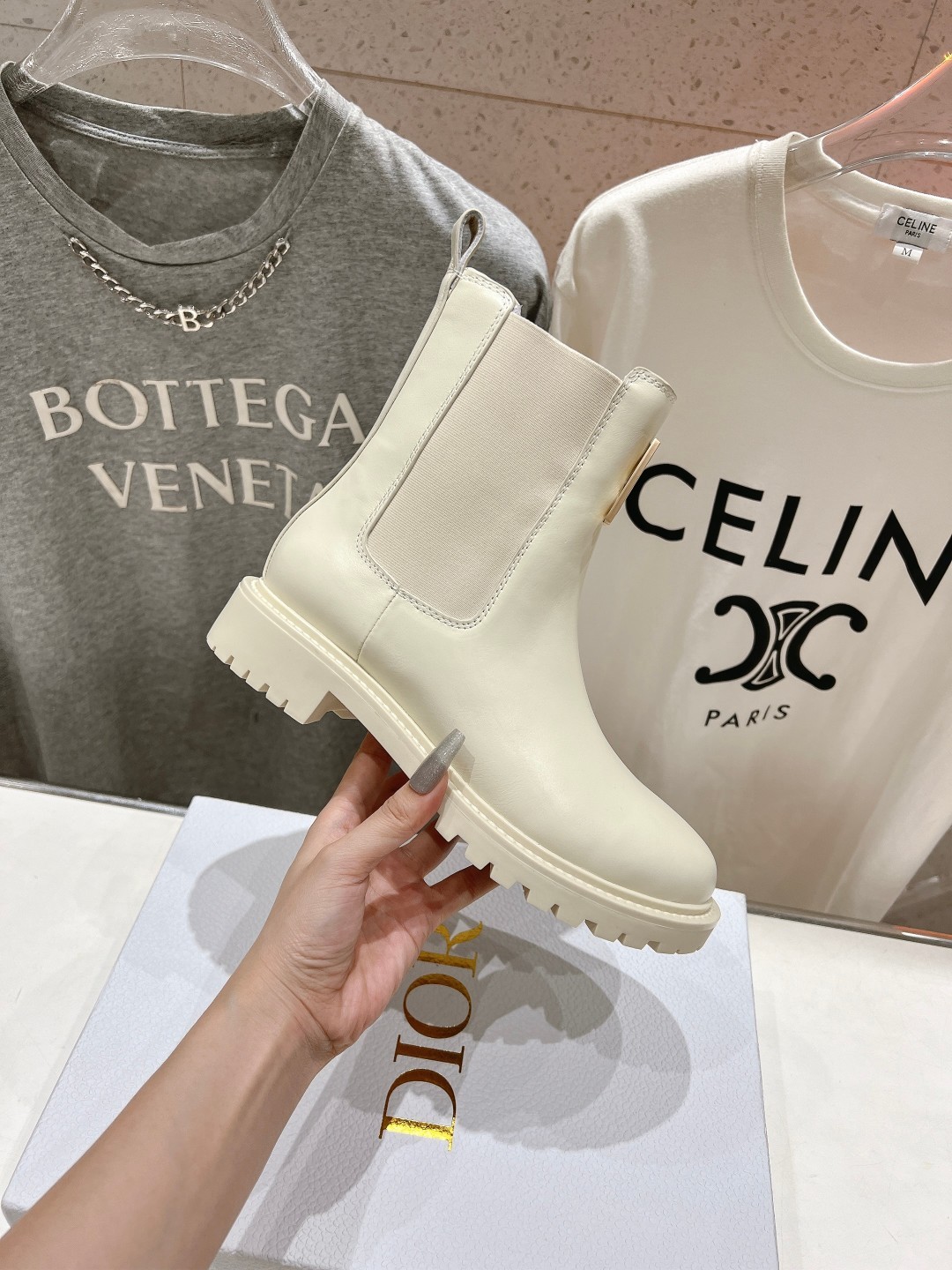 089 42123137 size 35–41