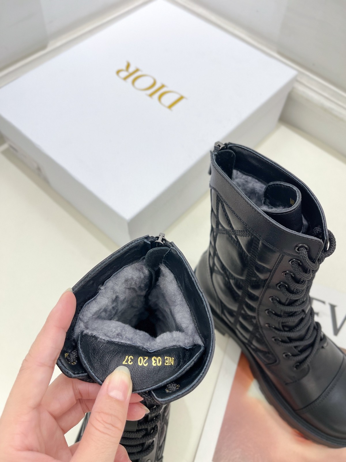 085 48123152 size 35-41