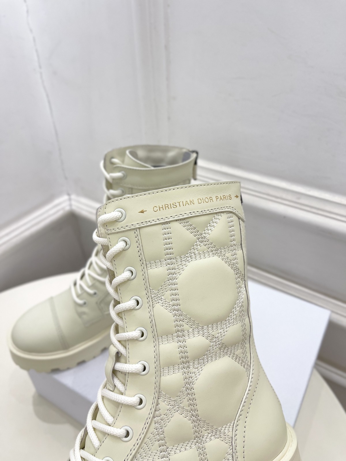 084 48123152 size 35-41