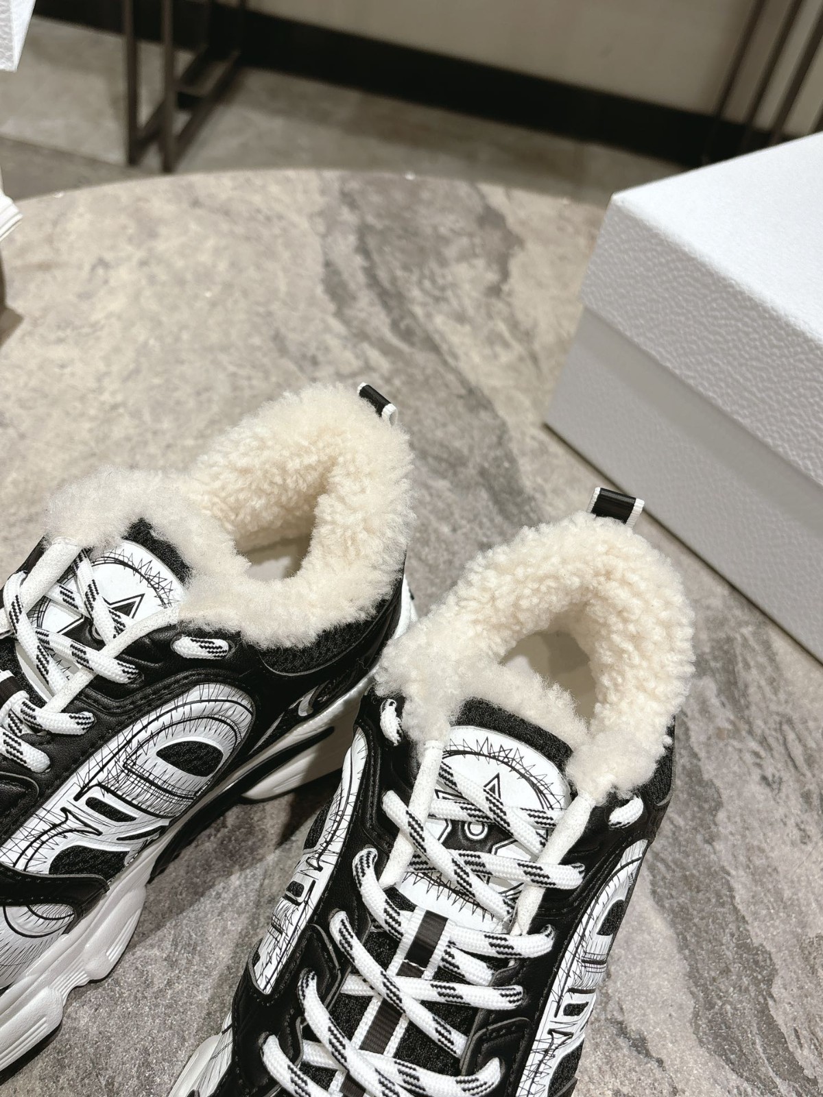 077 44123142 size 35-47