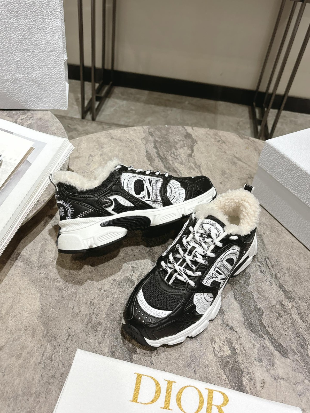 077 44123142 size 35-47