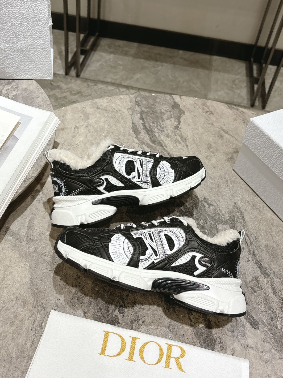 077 44123142 size 35-47