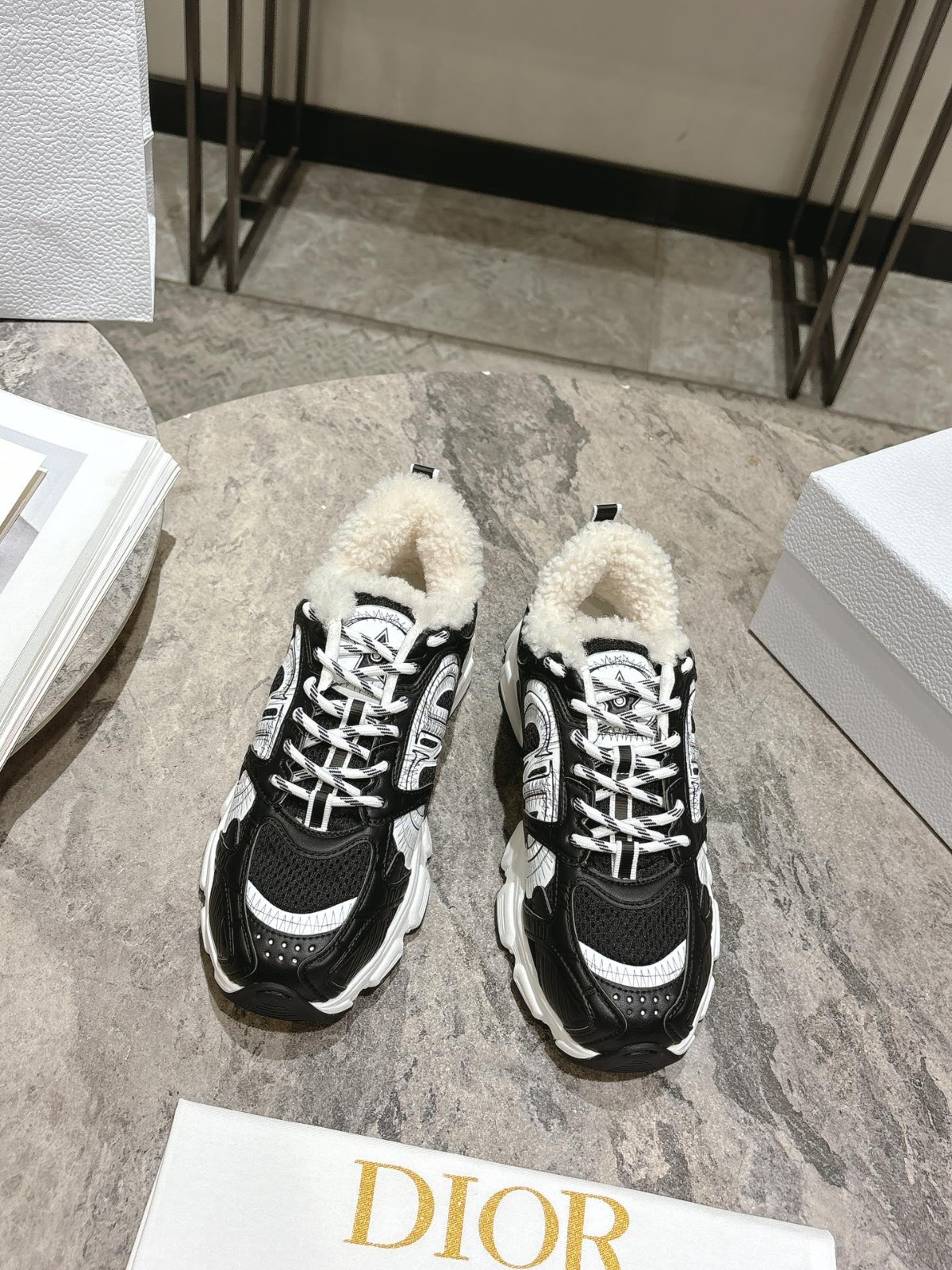 077 44123142 size 35-47
