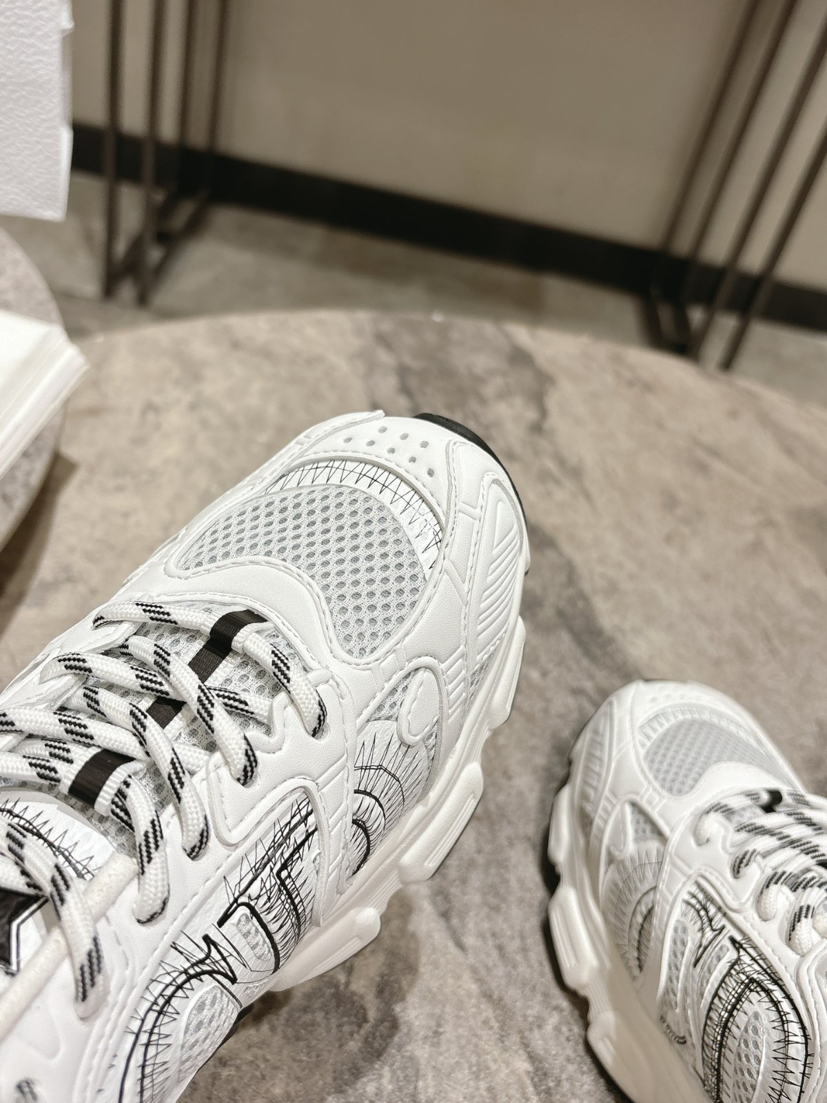 076 44123142 size 35-47