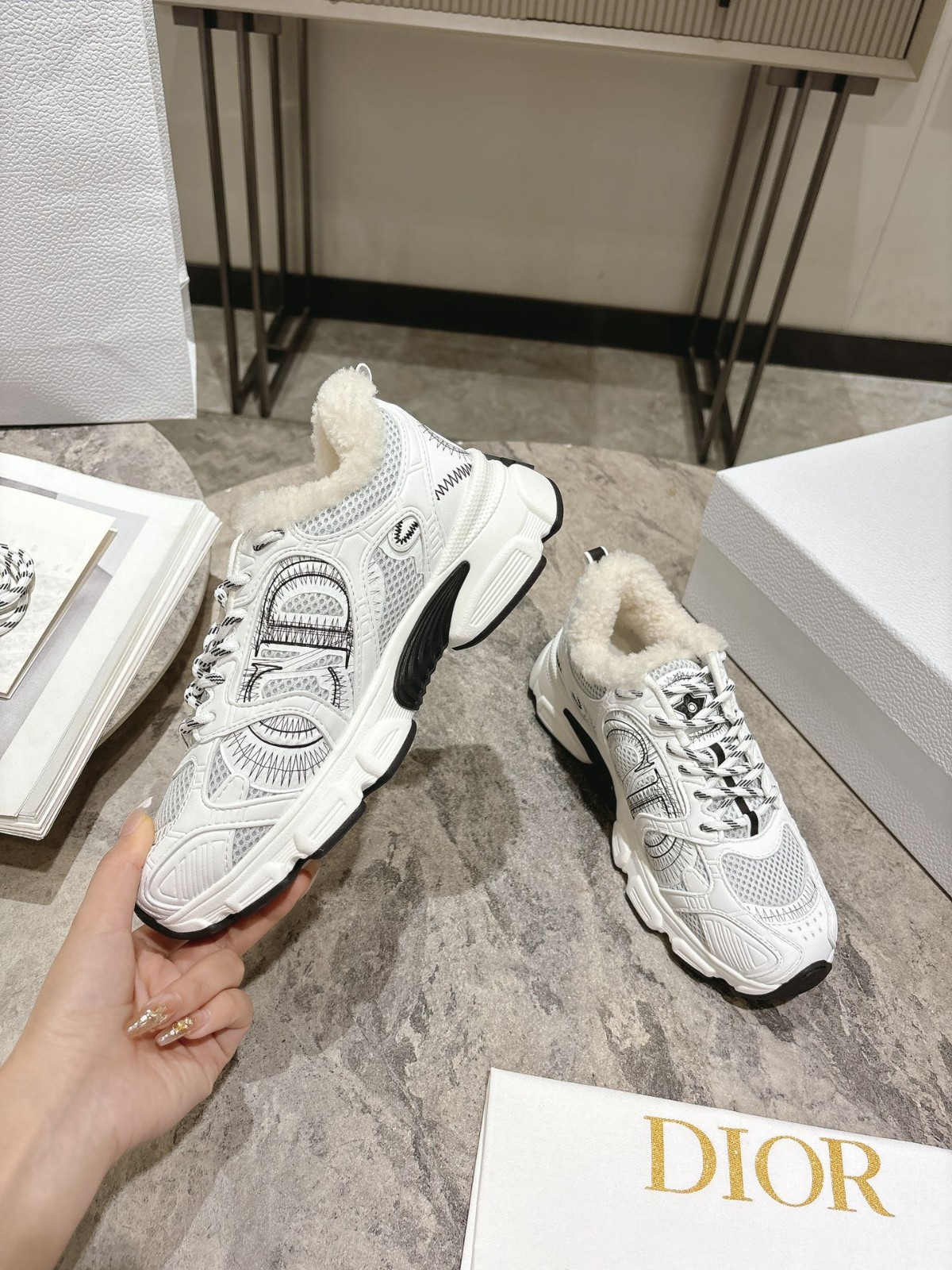 076 44123142 size 35-47