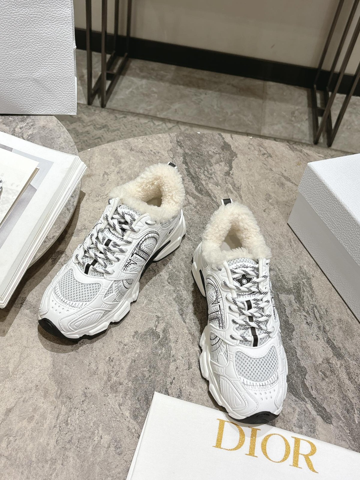 076 44123142 size 35-47