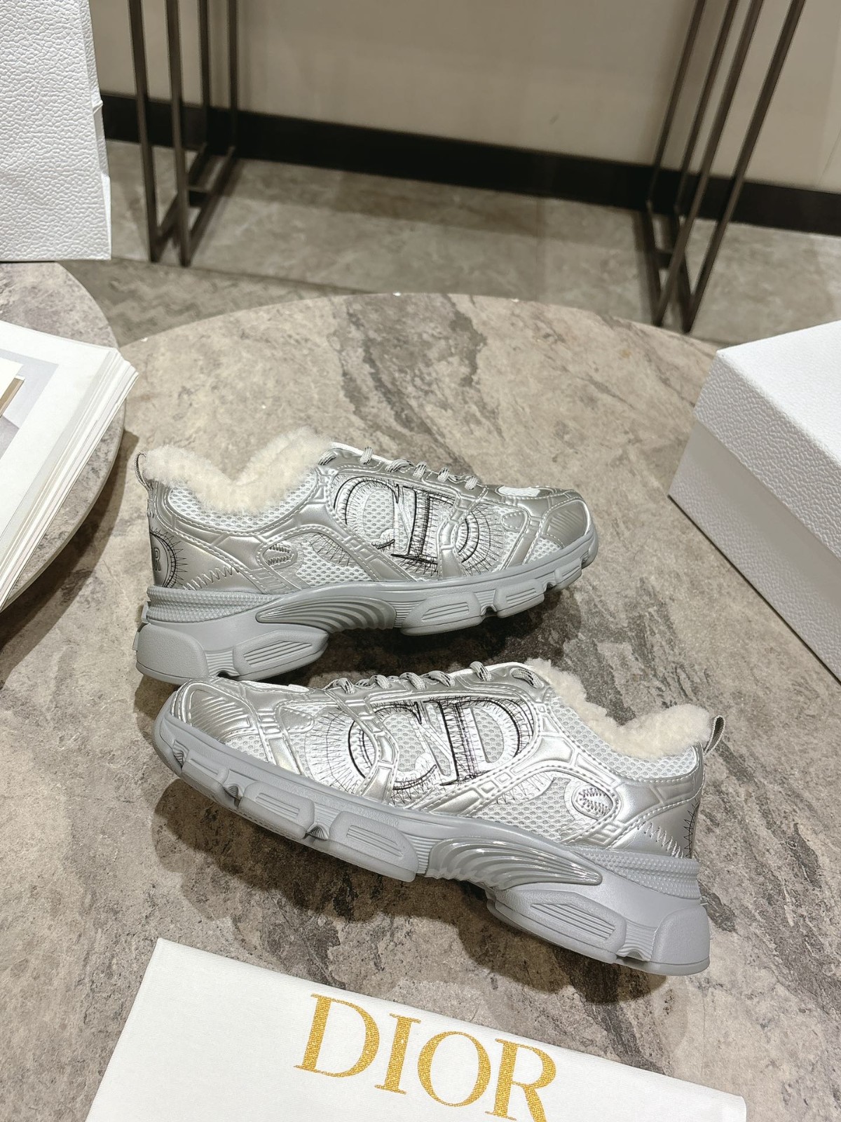 075 44123142 size 35-47
