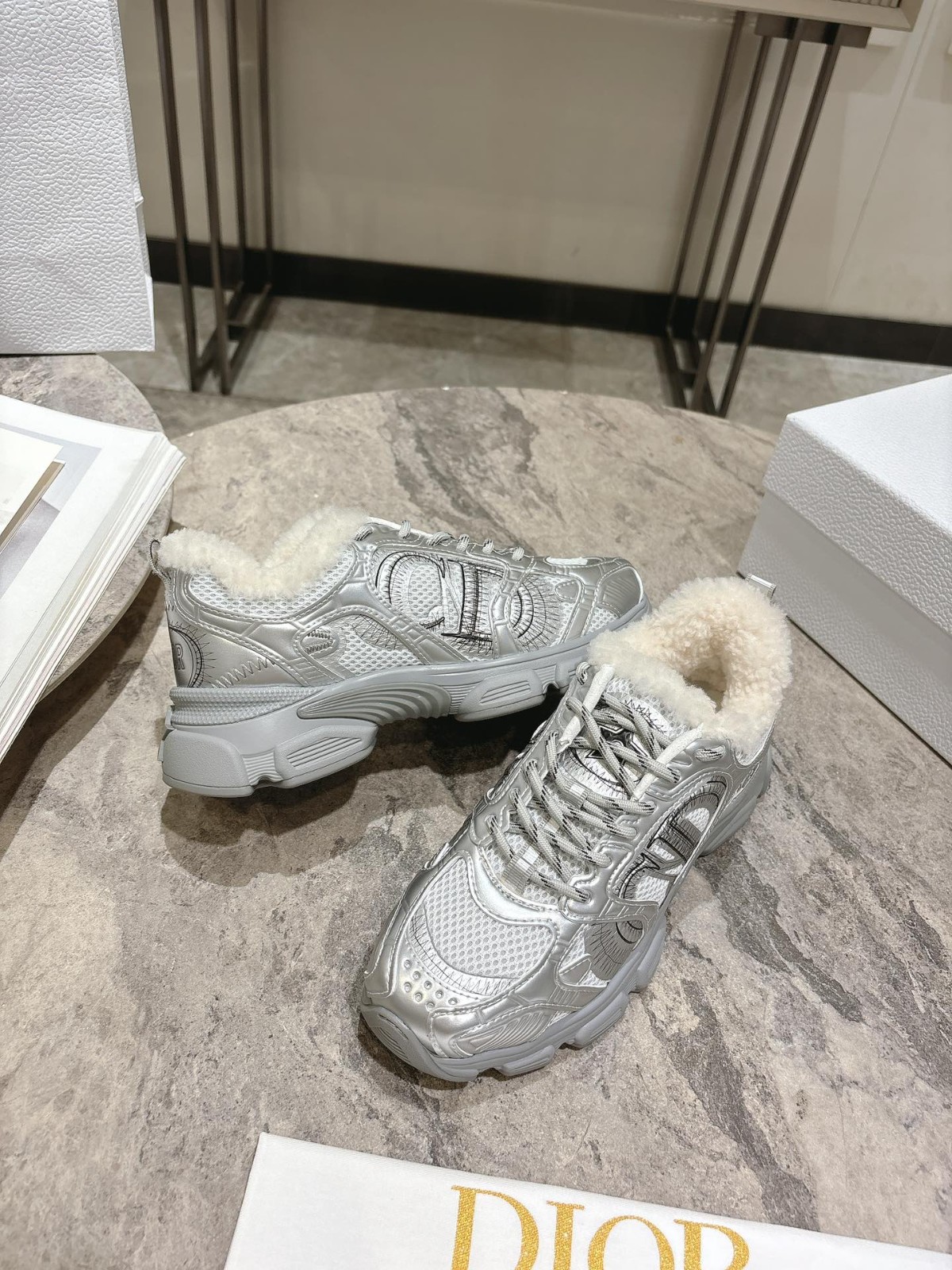075 44123142 size 35-47