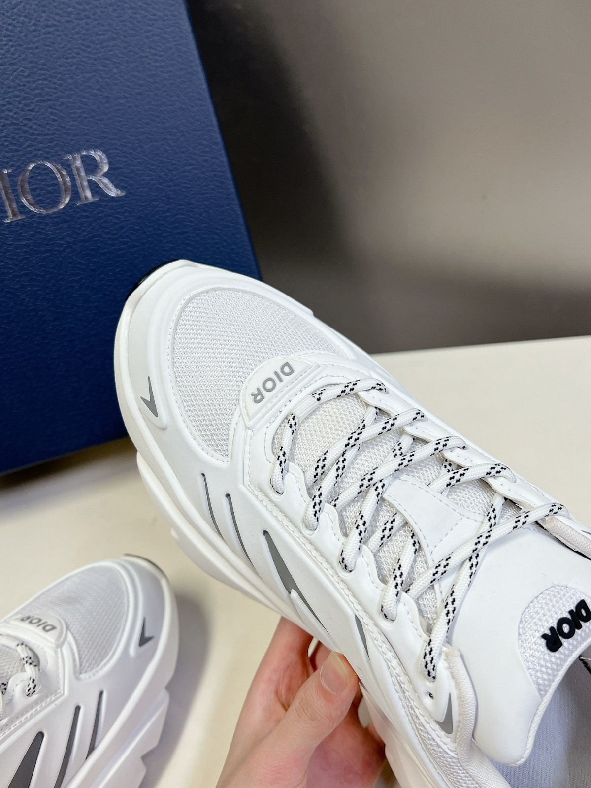 056 40123132 size 35-44