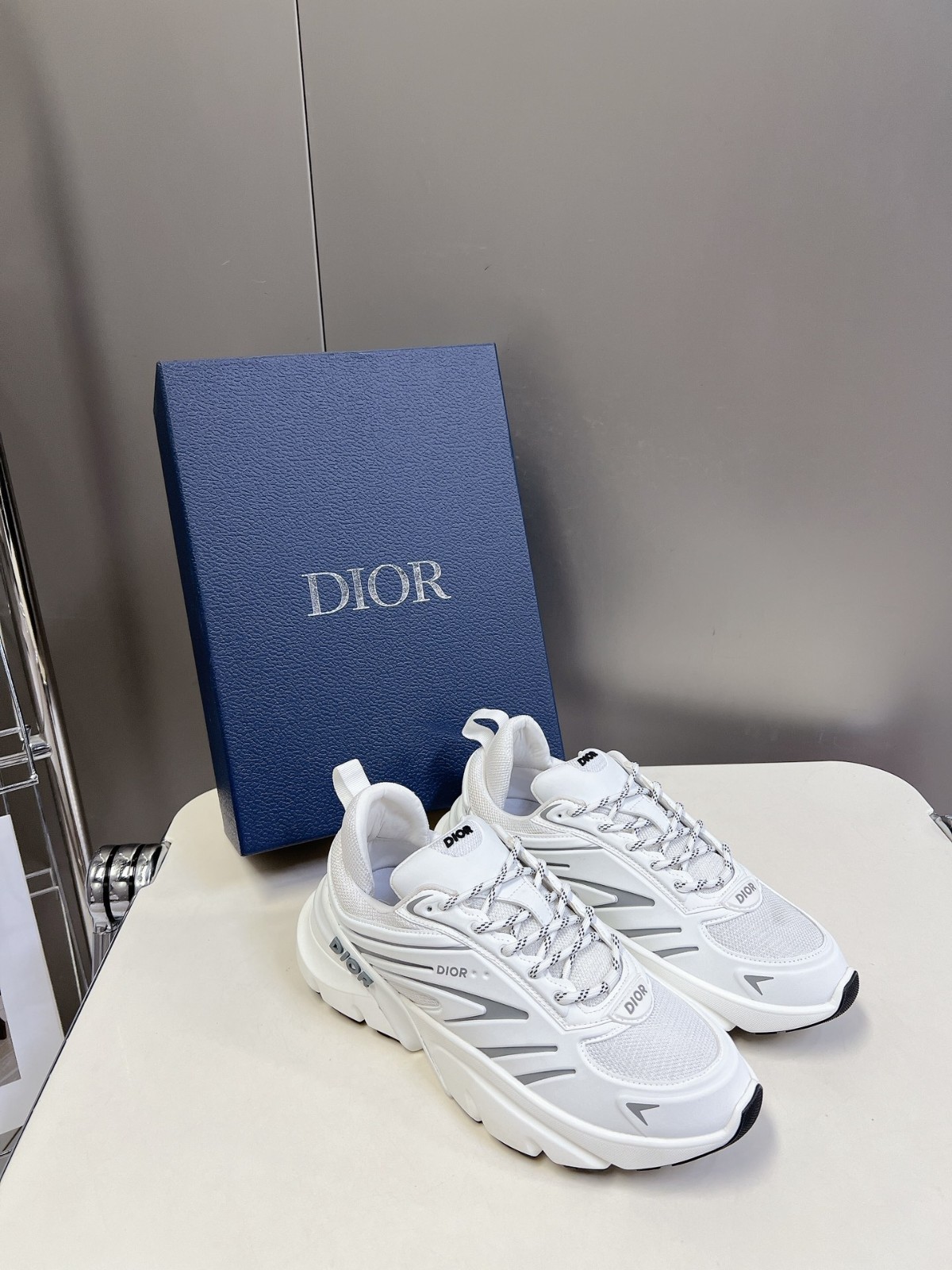 056 40123132 size 35-44