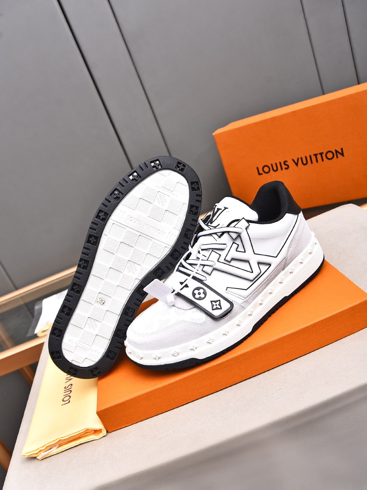 015 015#001-LV-shoes-01-2025SS