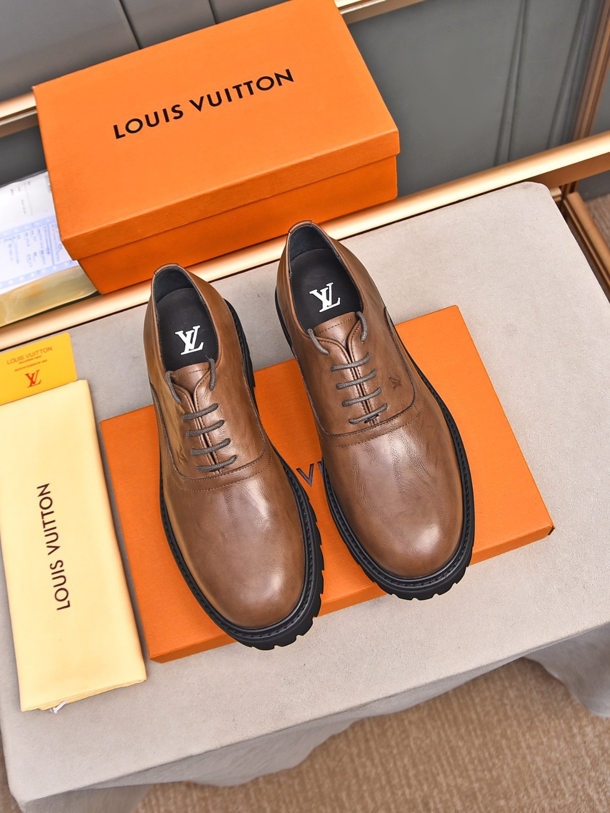 008 008#001-LV-shoes-01-2025SS