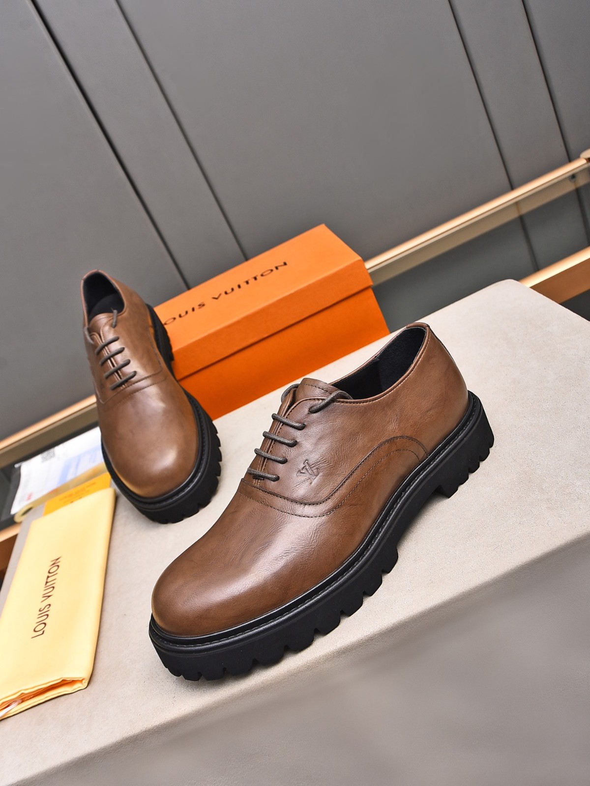 008 008#001-LV-shoes-01-2025SS