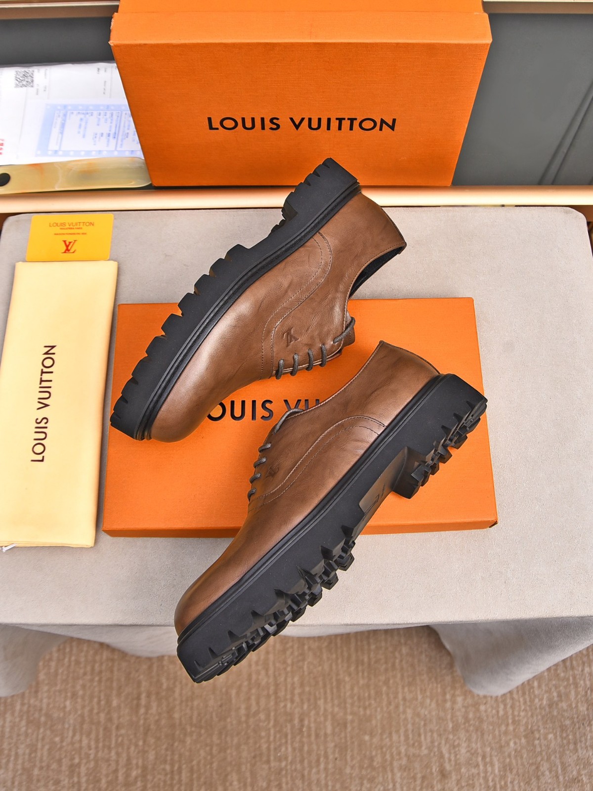 008 008#001-LV-shoes-01-2025SS