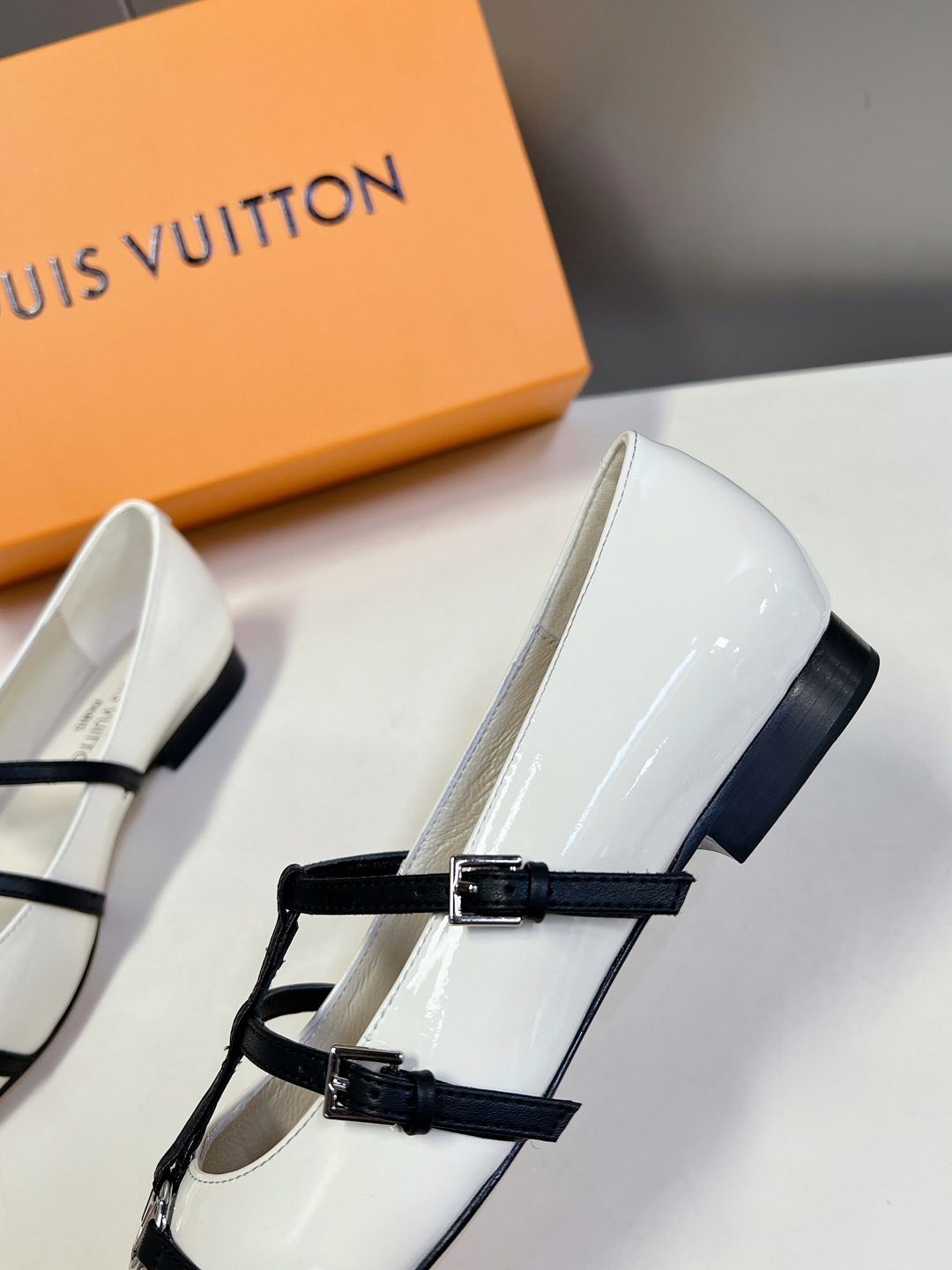 001 001#001-LV-shoes-01-2025SS