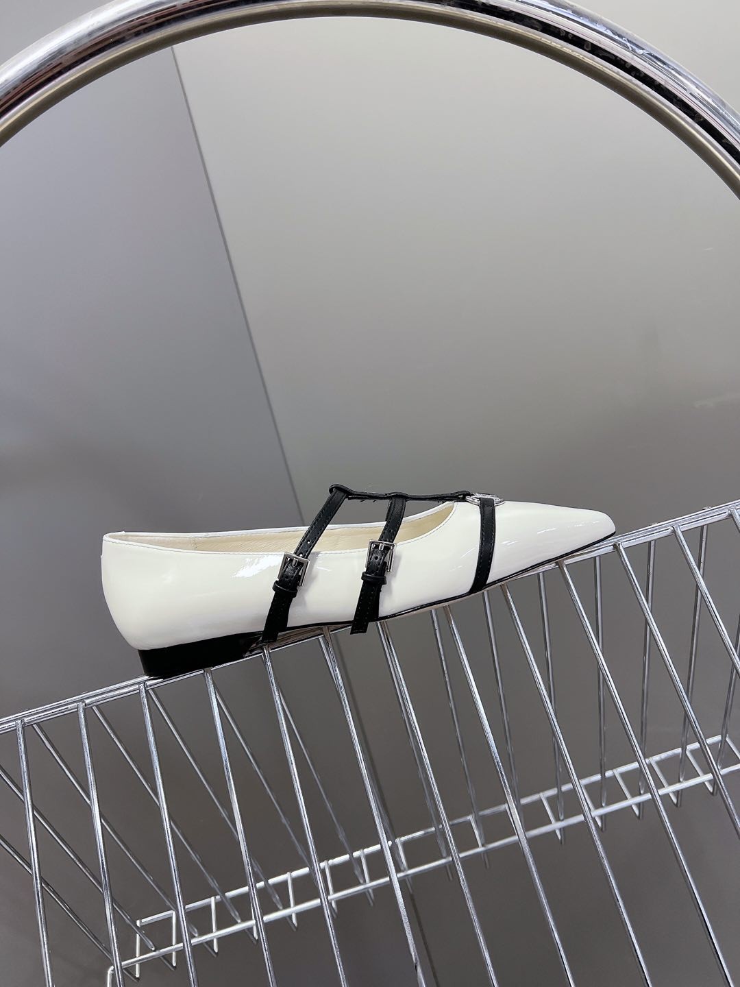 001 001#001-LV-shoes-01-2025SS