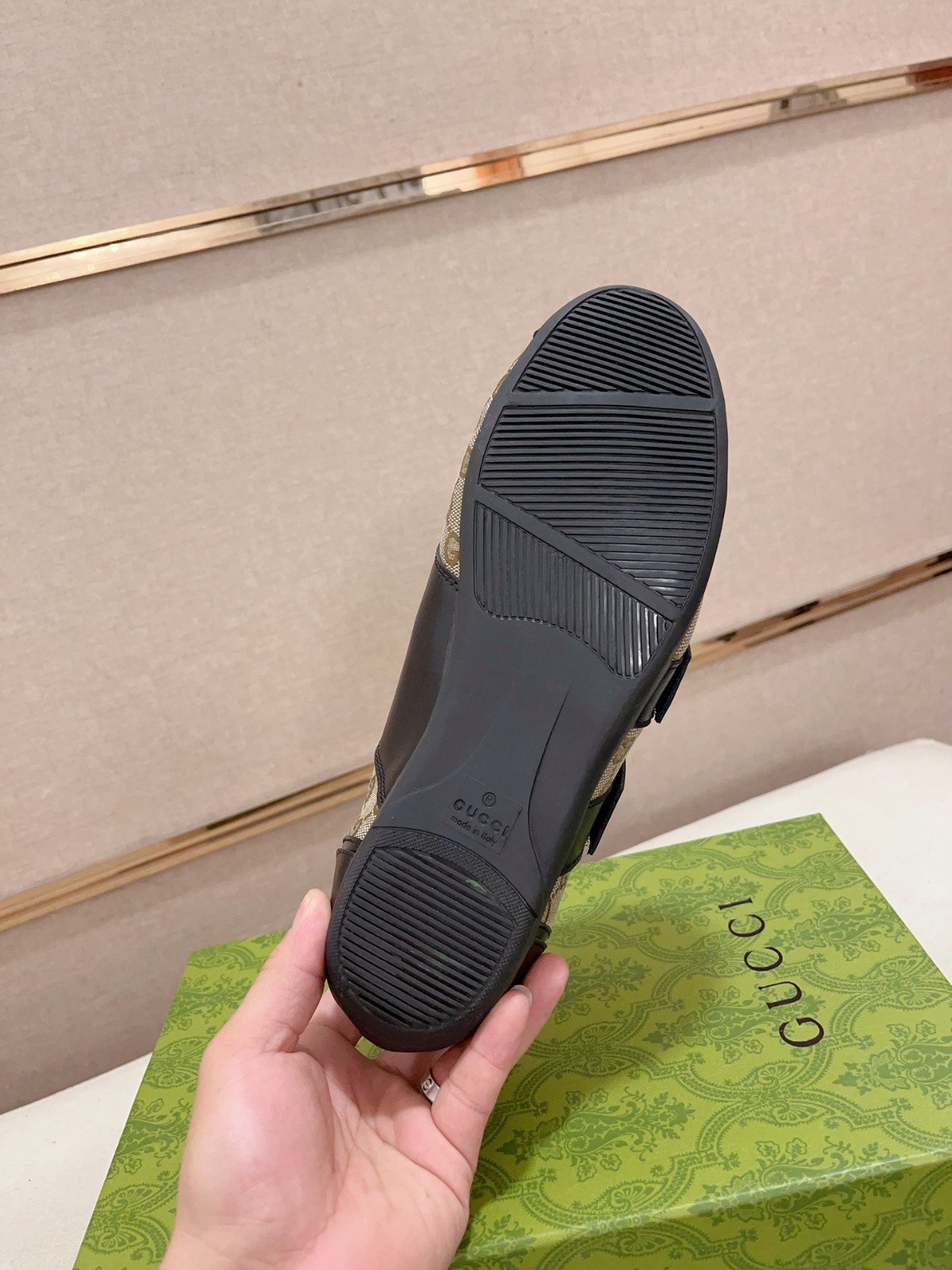 008 008#002-Gucci-shoes-01-2025SS