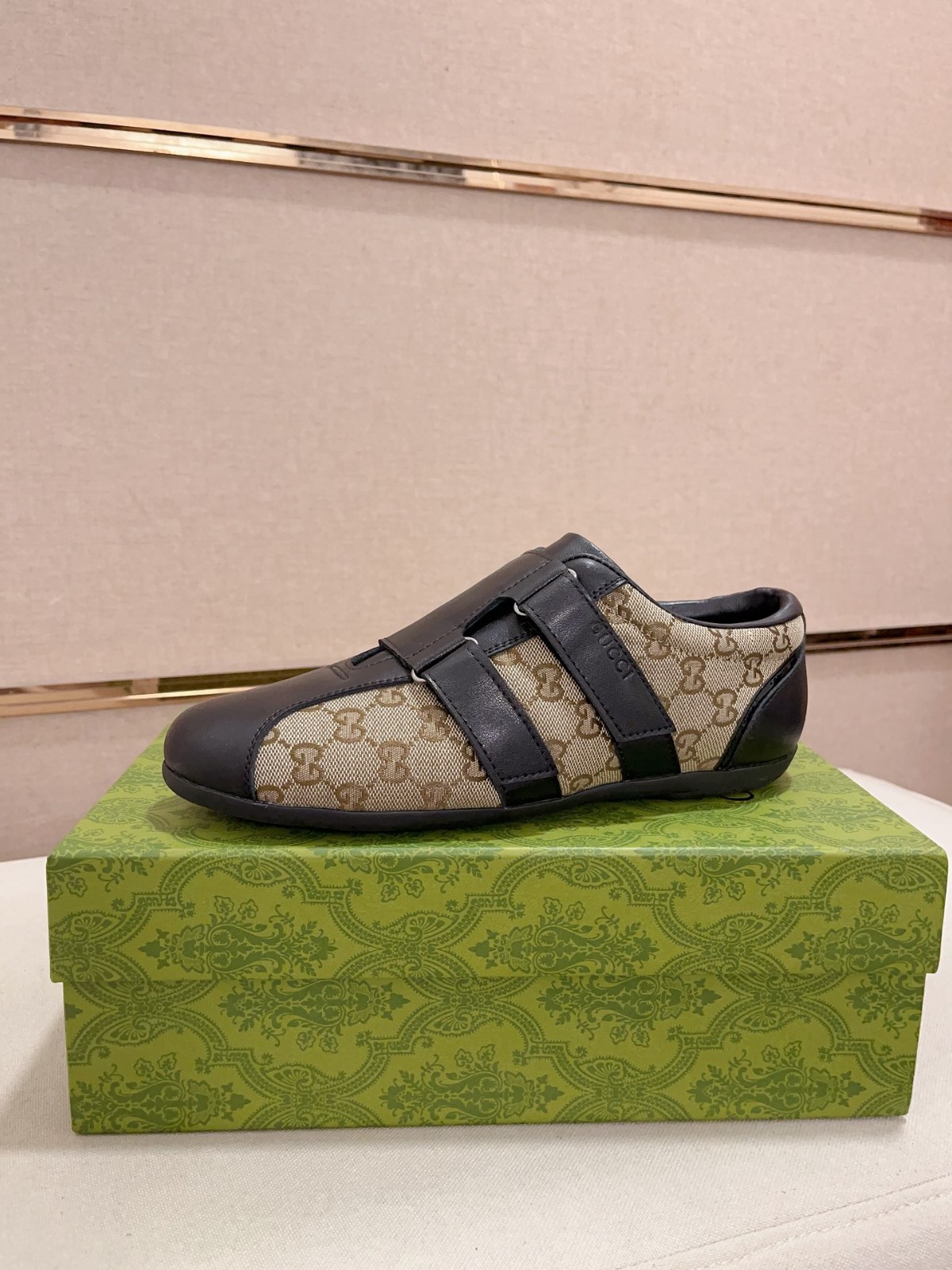 008 008#002-Gucci-shoes-01-2025SS