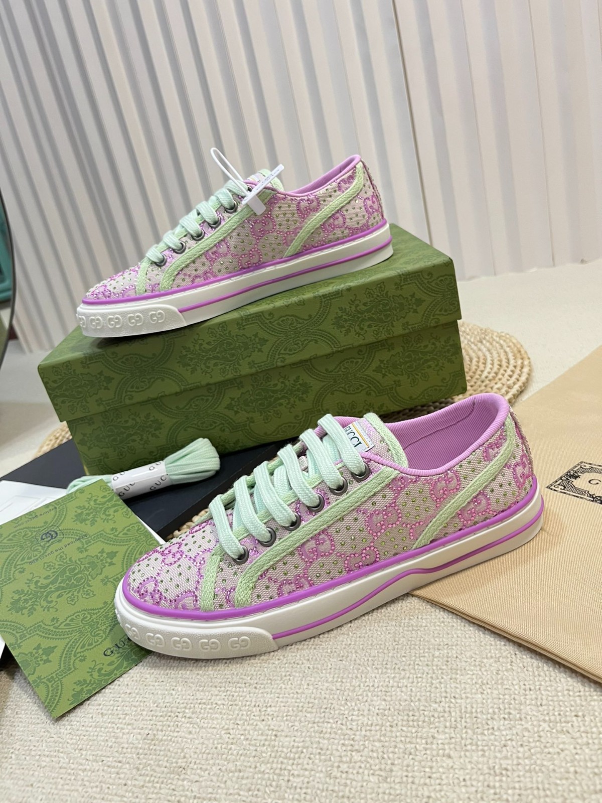 001 001#002-Gucci-shoes-01-2025SS