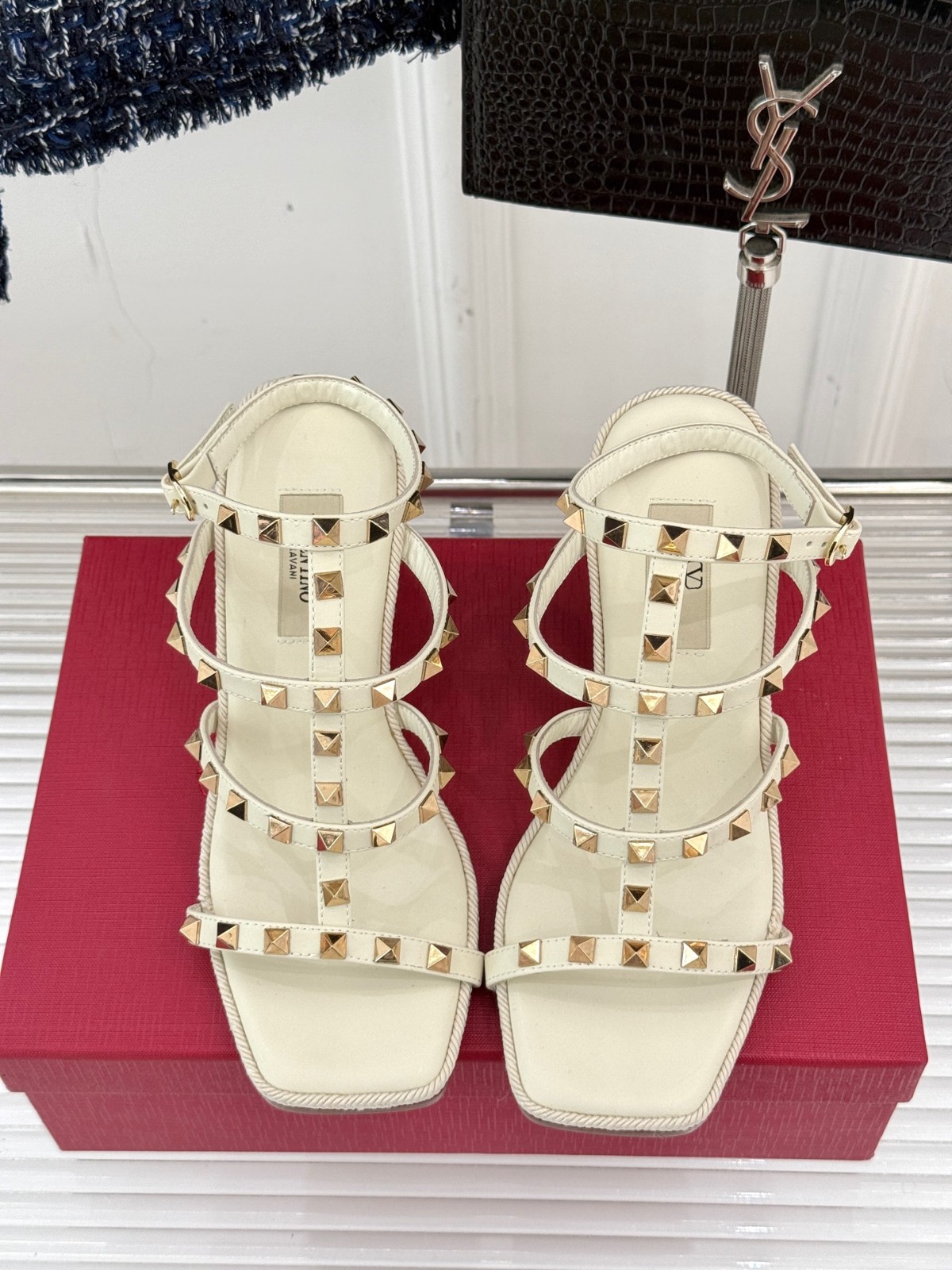 019 019#016-Valentino-shoes-01-2025SS