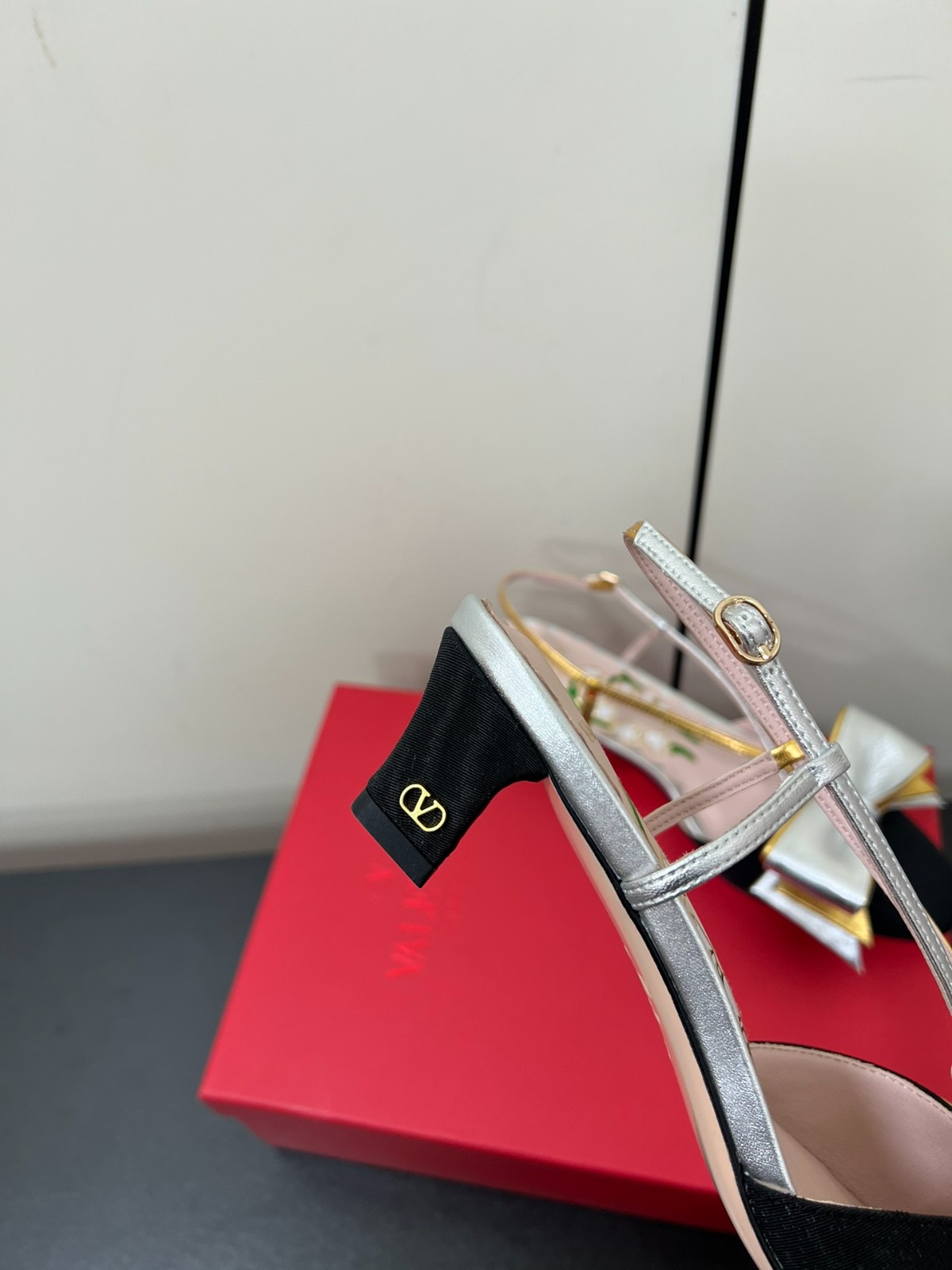 018 018#016-Valentino-shoes-01-2025SS