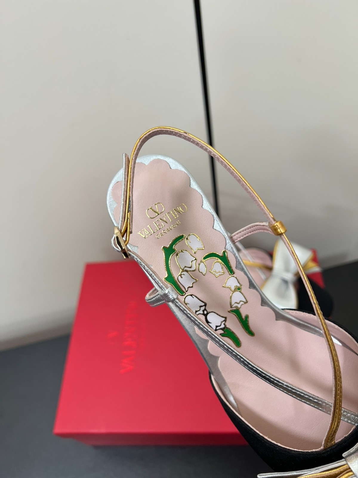 018 018#016-Valentino-shoes-01-2025SS