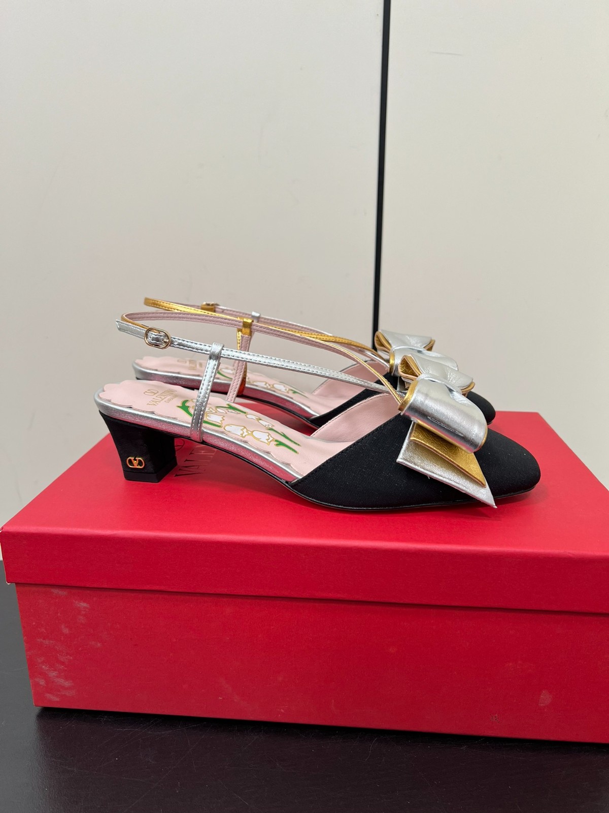 018 018#016-Valentino-shoes-01-2025SS