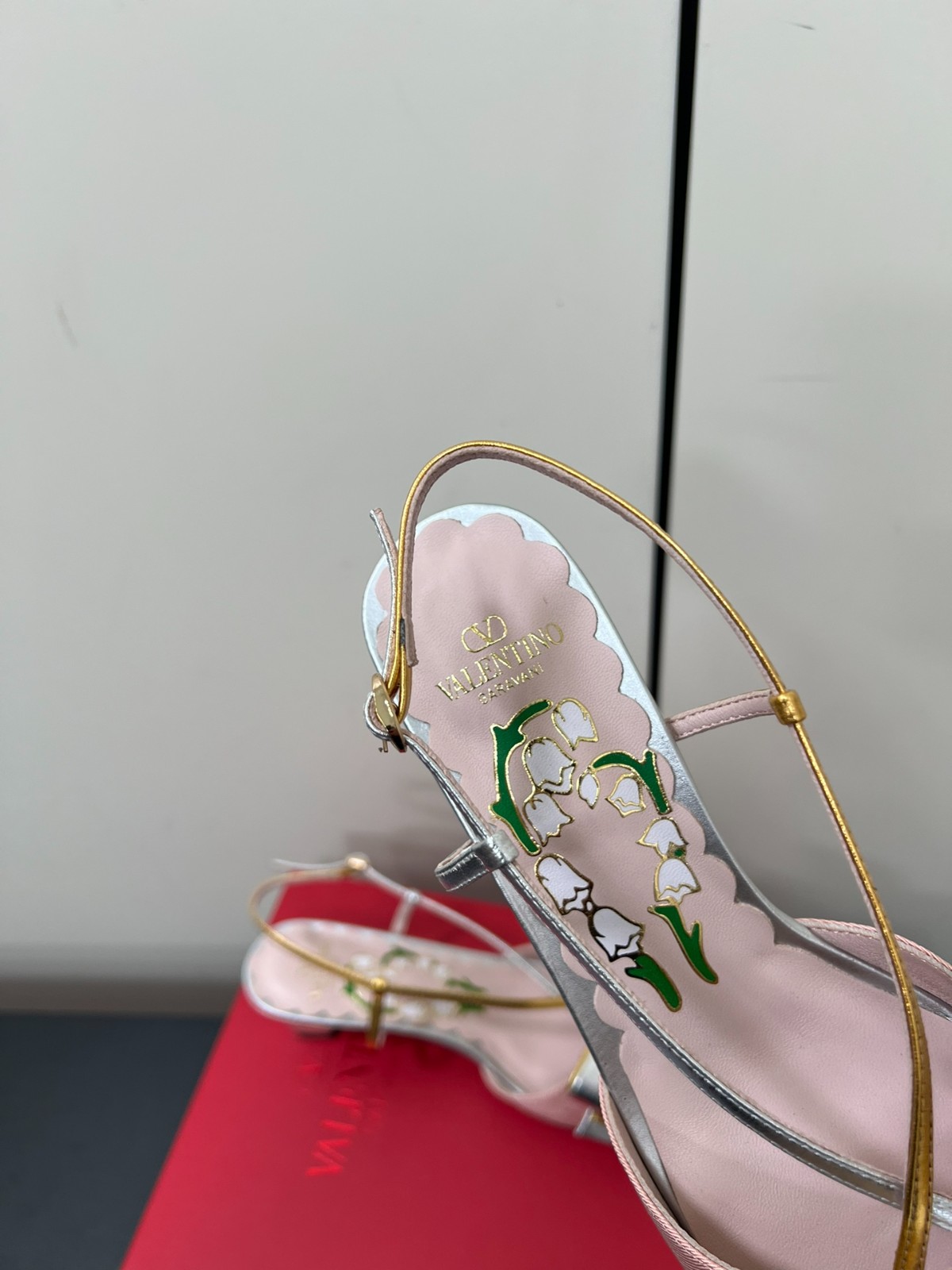 015 015#016-Valentino-shoes-01-2025SS