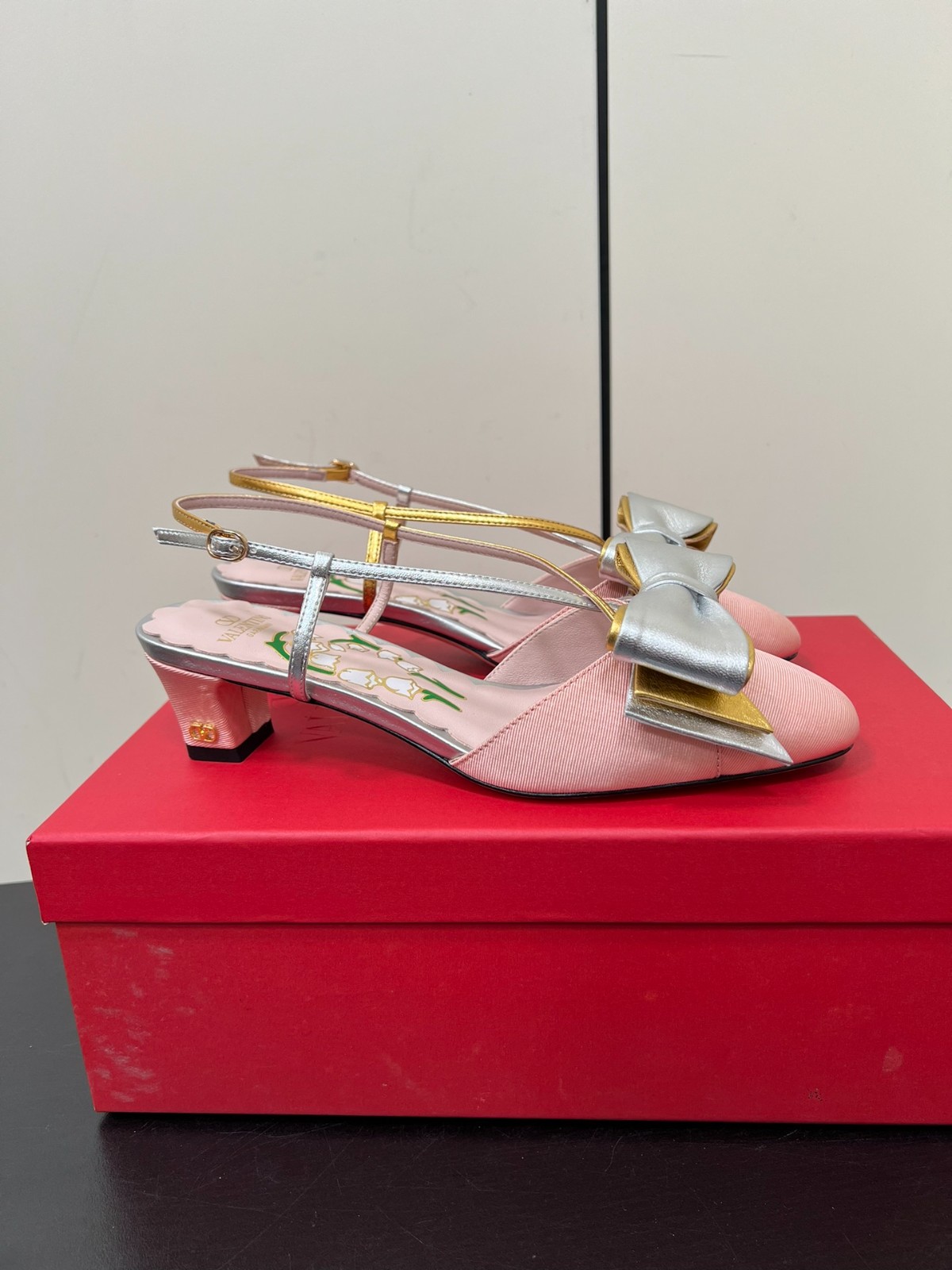 015 015#016-Valentino-shoes-01-2025SS