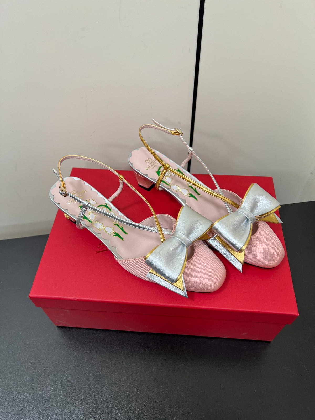 015 015#016-Valentino-shoes-01-2025SS