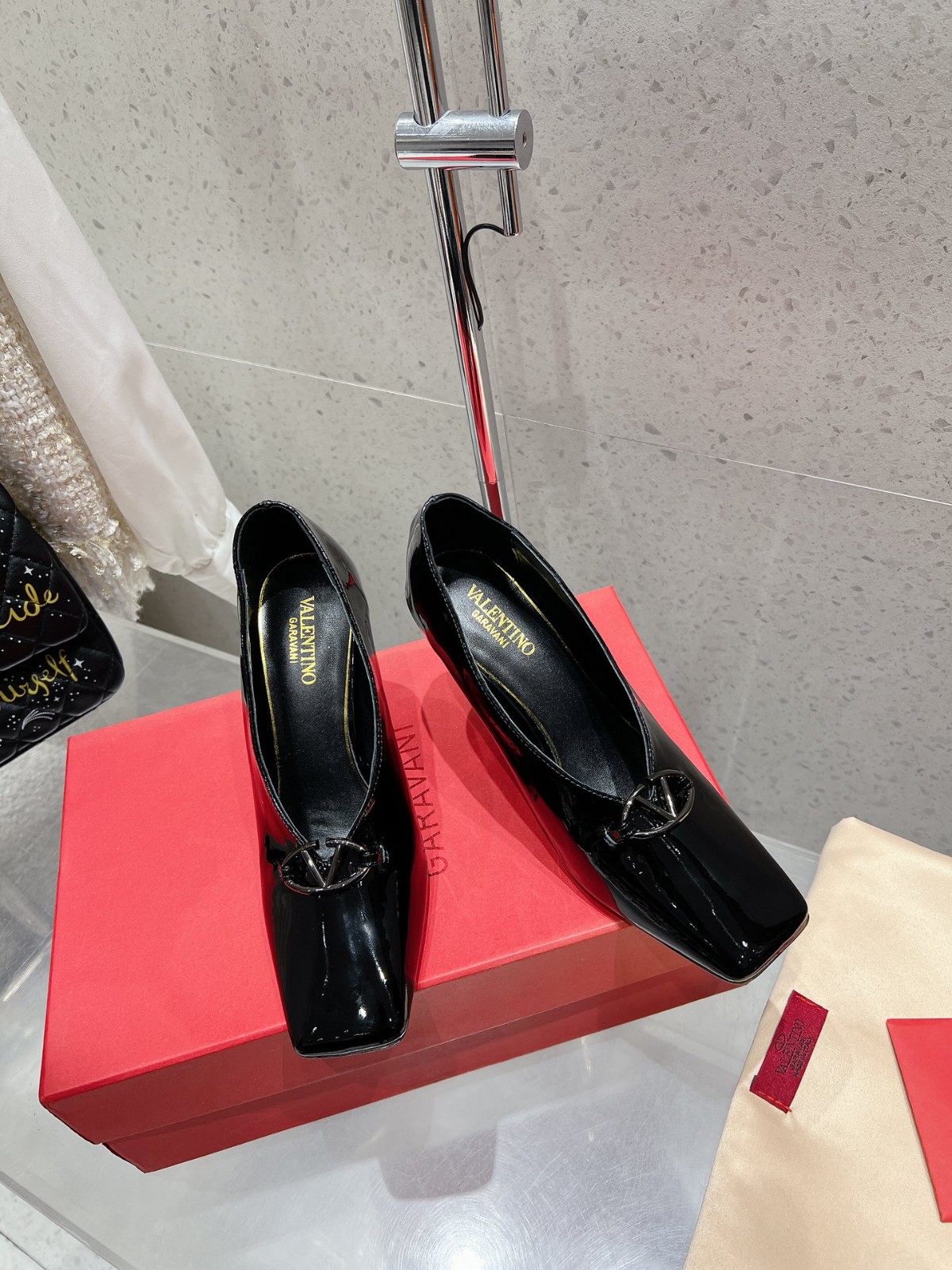 012 012#016-Valentino-shoes-01-2025SS